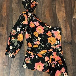 Olivaceous One Shoulder Floral Top